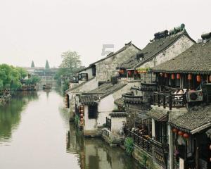 王传福：13岁丧父15岁丧母，嫂子卖嫁妆供上学，百亿身家不忘报恩